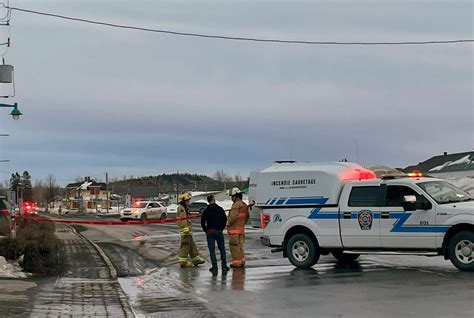 2 dead, 9 injured after truck hits pedestrians in Quebec